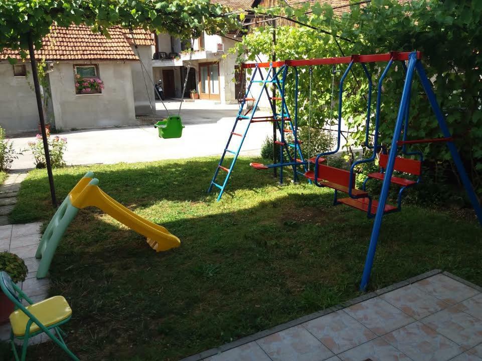 Apartmani Kristanic Karlovac Buitenkant foto